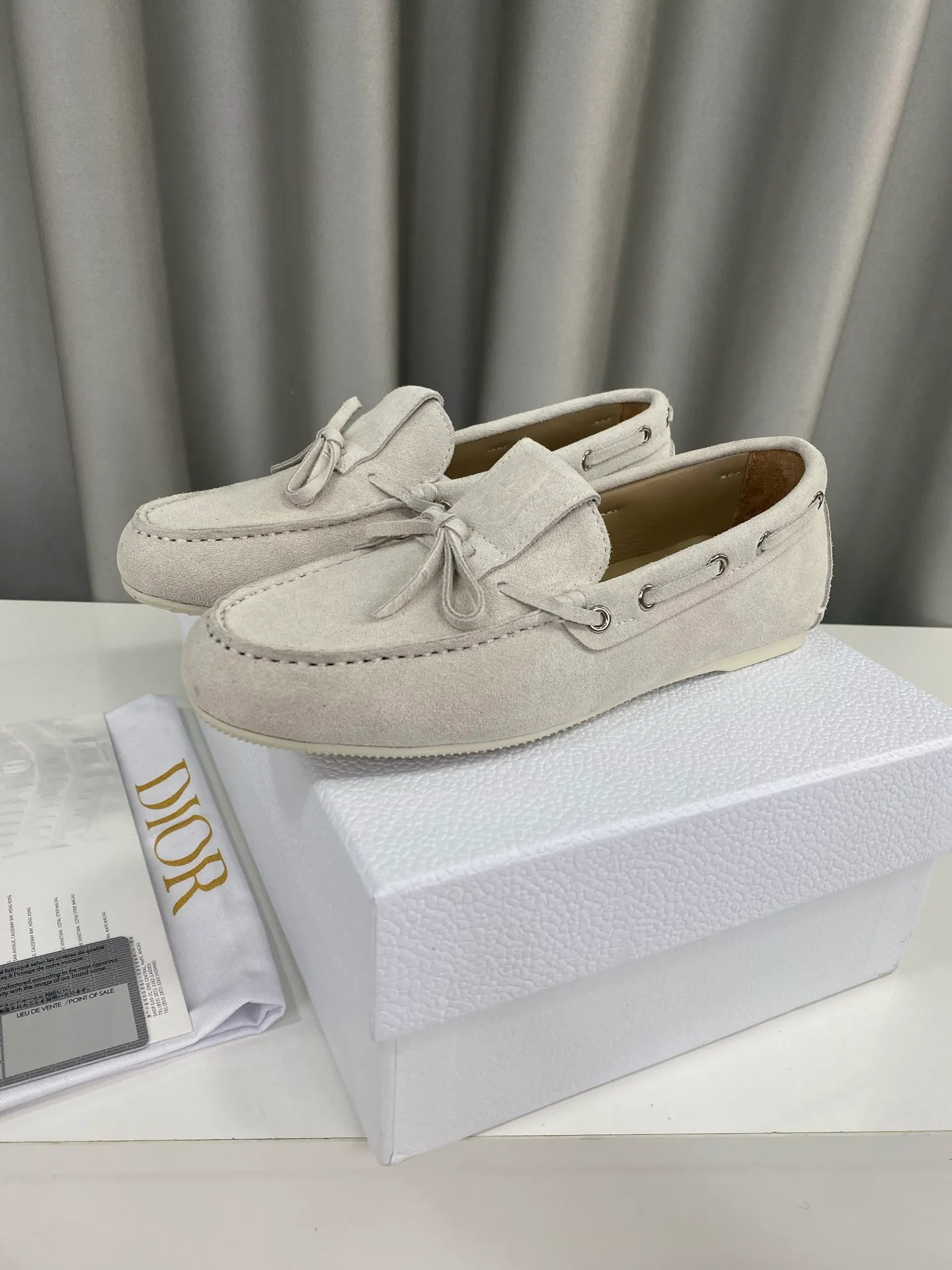 👟👟Ex-factory price 480👟👟 Women's shoes Women's clothing "Exclusive top version" DIOR Dior~25vs spring and summer popular casual flat loafer series... A shoe that does not clash with shirts, simple partition design, a spring must-have, can be worn with any pants or skirt, very comfortable and good-looking on the feet... ❶Fabric: Original customized cow suede ❷Inner: Original customized sheepskin ❸Feet: sheepskin ❹Outsole: original molded wear-resistant rubber ❺Number of codes: 35-39 (40 customizations are non-refundable) ❻Packaging: Original full set of packaging ☀Color: 5 colors available simultaneously on the official website